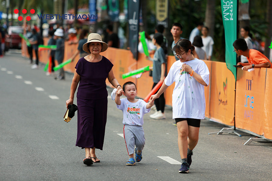 Những hình ảnh ấn tượng và các màn ăn vạ bá đạo tại Ronny Dash Những hình ảnh ấn tượng và các màn ăn vạ bá đạo tại Ronny Dash